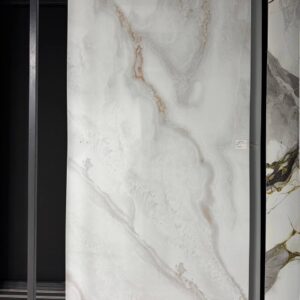 PVC стенен панел MG 1012 светъл оникс със златисти жилки 122x280 см